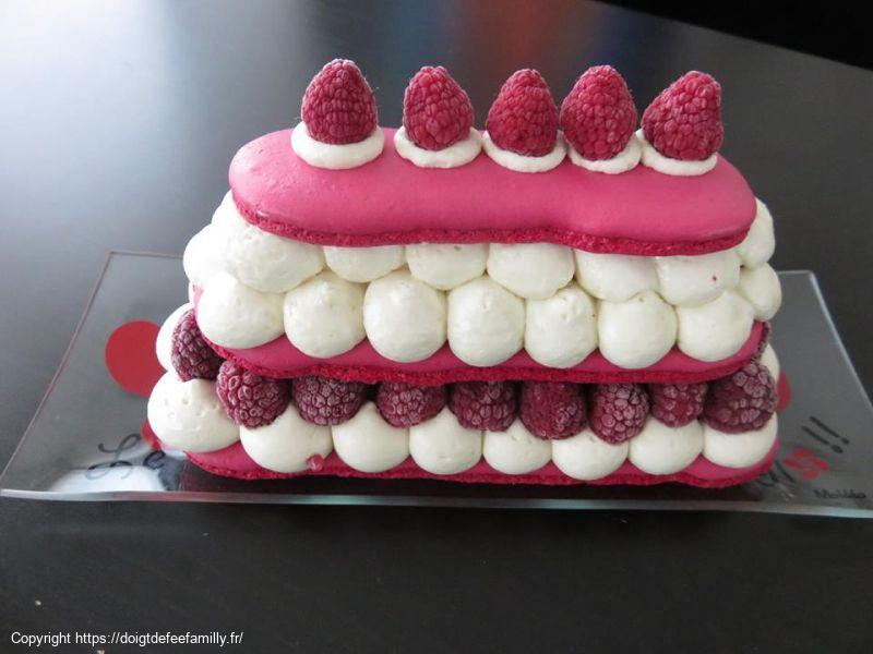 Buche macaron litchi/framboise 